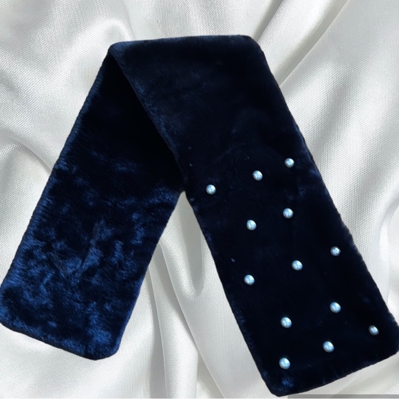 FAUX FUR black soft scarf with pearls appliqués 42.5 inches long - Picture 1 of 10